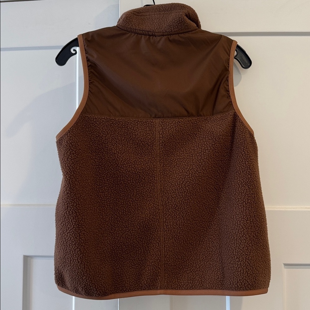 Nike Women's Sports Utility Fleece Vest, Cacao Brown, Size Medium - Picture 5 of 11